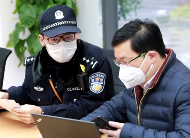 滬警方主動對接我司，保障誠格一次性防護服安全生產(chǎn)