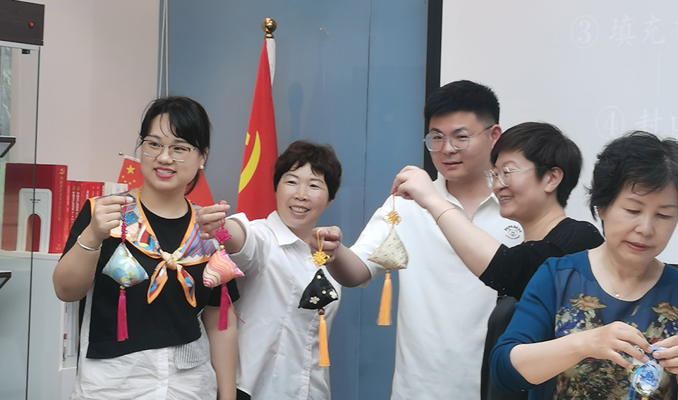 香韻端午，情滿誠(chéng)格——上海誠(chéng)格集團(tuán)工會(huì)組織開展端午香囊制作活動(dòng)
